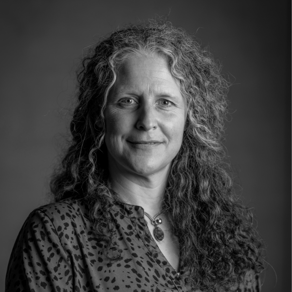 Dr Maike de la Roche
